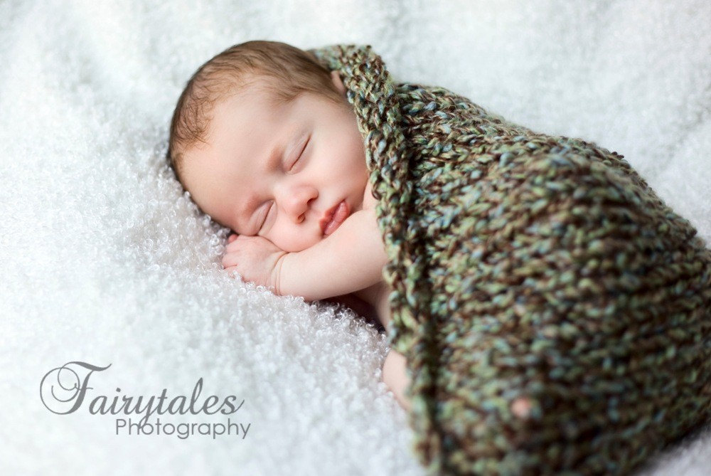 -- Newborn Photography Prop -- Pod/egg -- Earthy Green